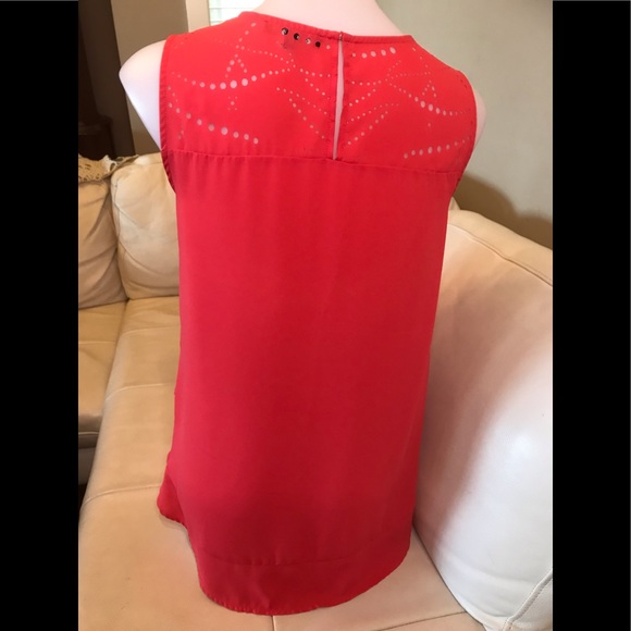 Vex Collection Red Sleeveless Blouse - Picture 3 of 10
